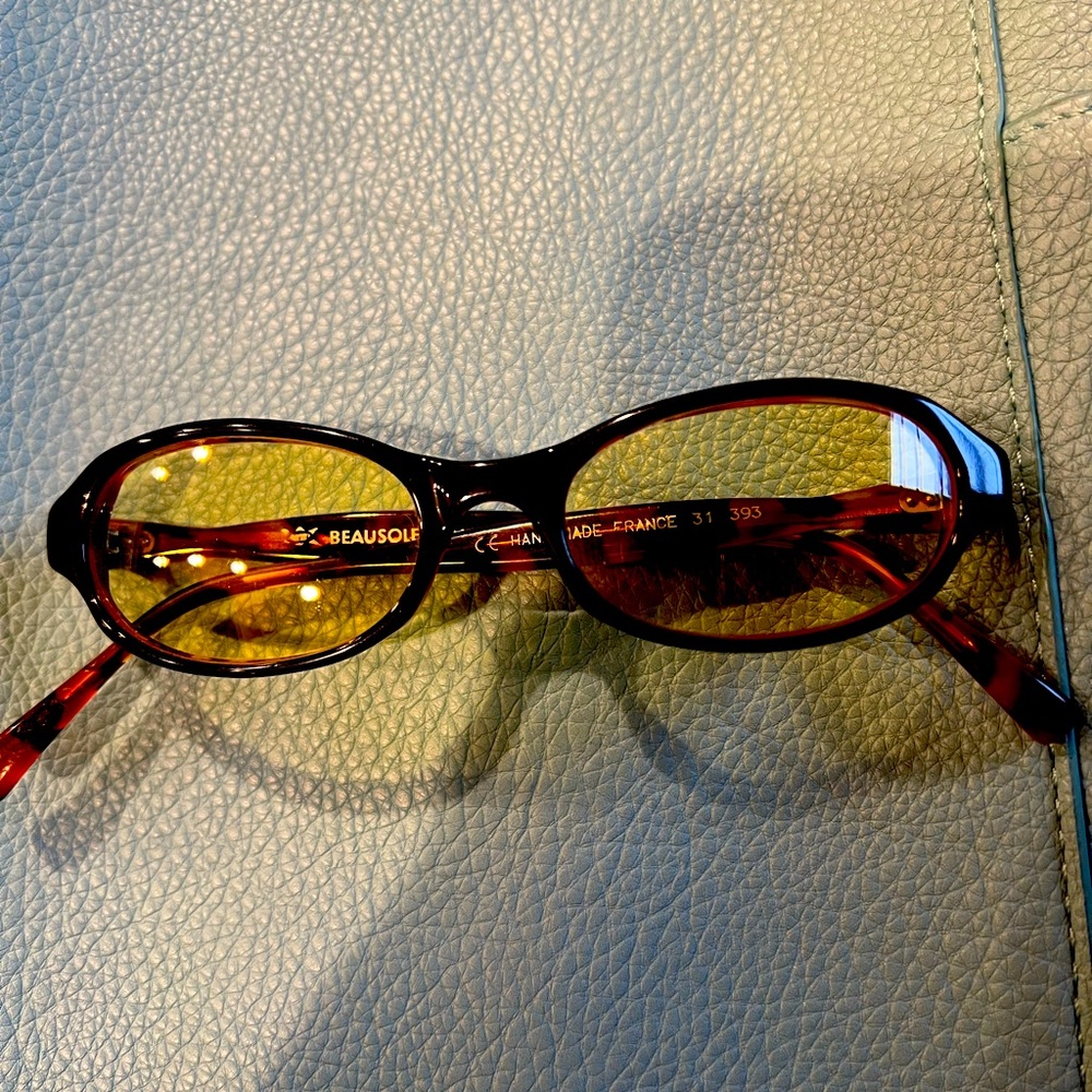 Beausoleil Handmade France 31 393.    Tortoise shell, handmade sunglasses.